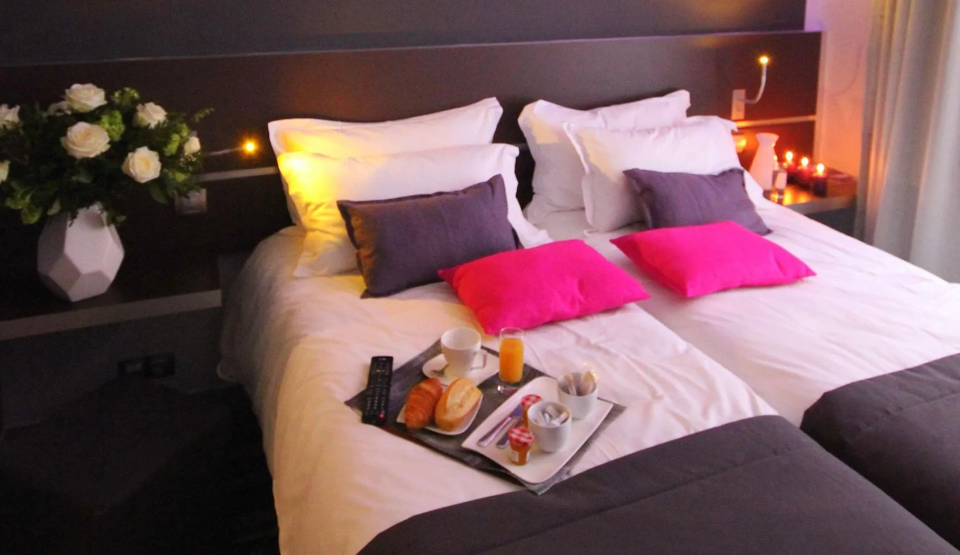 Hotel Lumieres Montmartre Paris