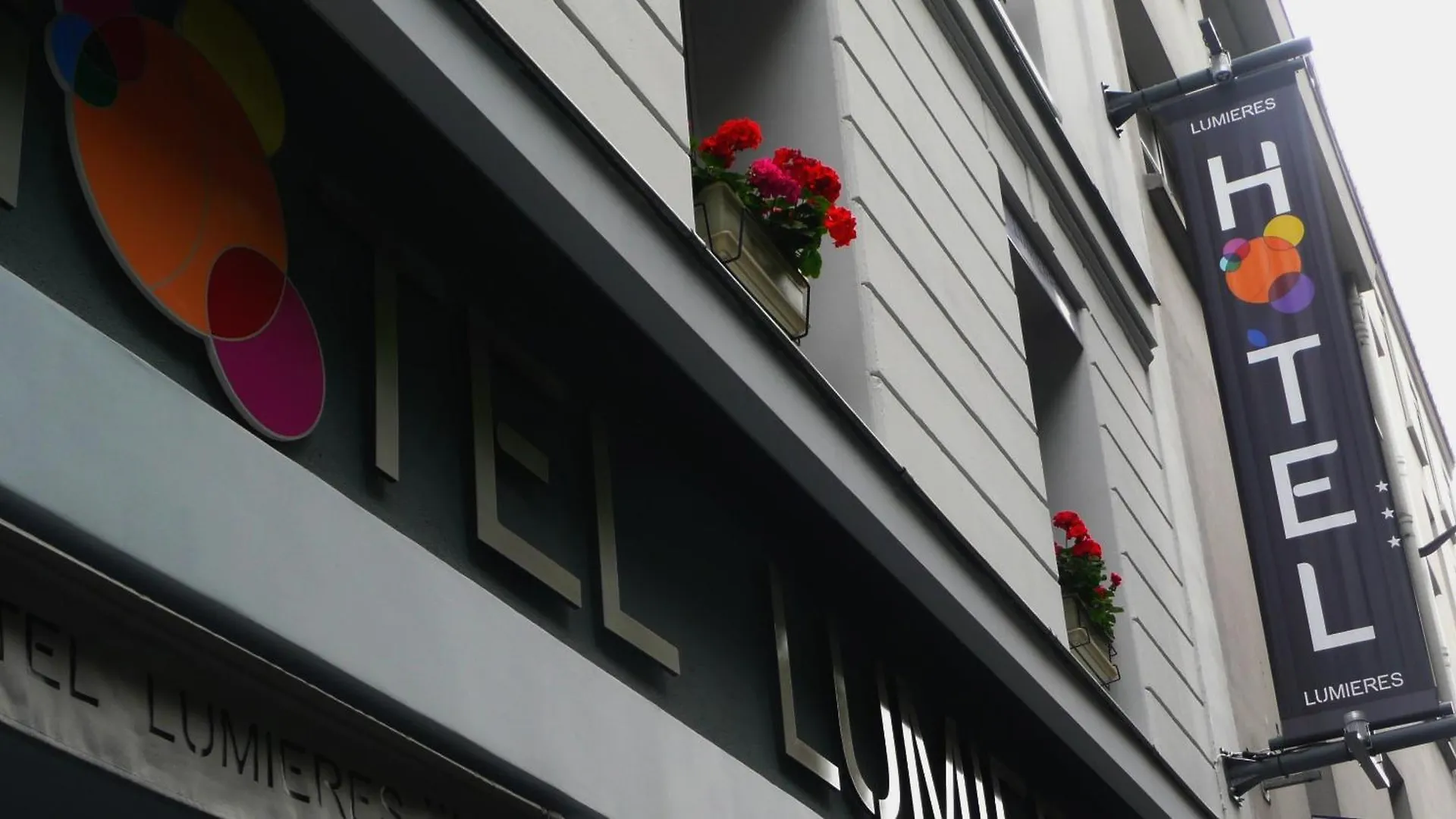 Hotel Lumieres Montmartre 3*