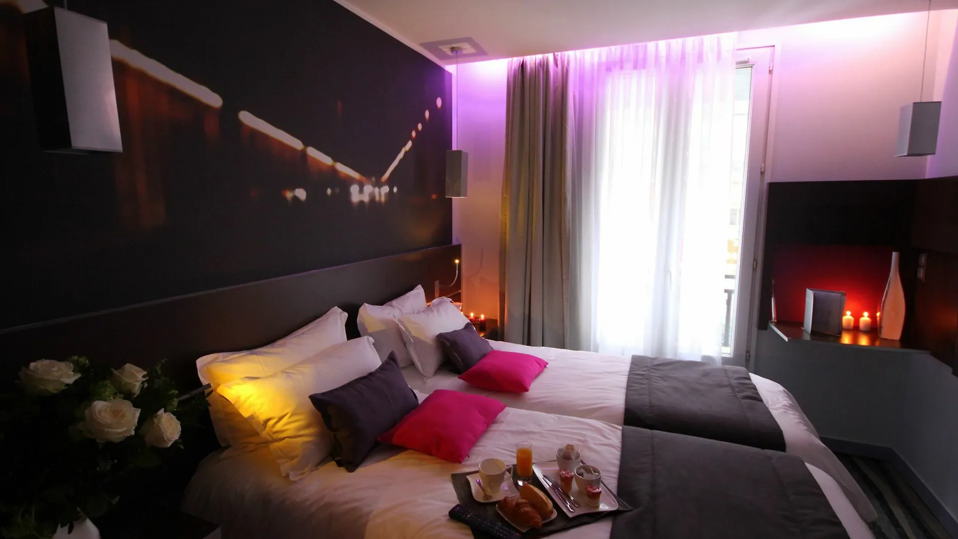 Hotel Lumieres Montmartre Paris