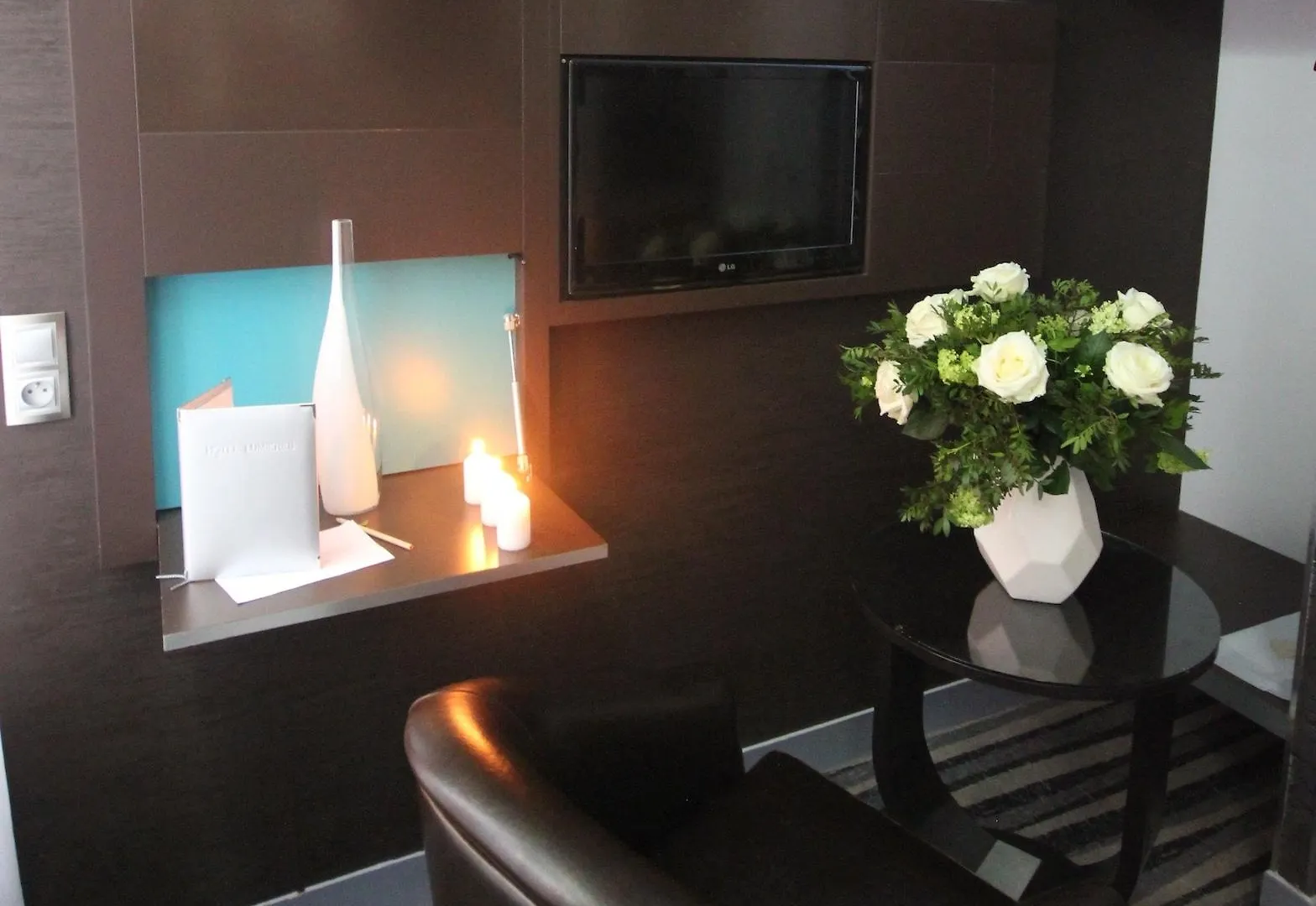 Otel Lumieres Montmartre Paris