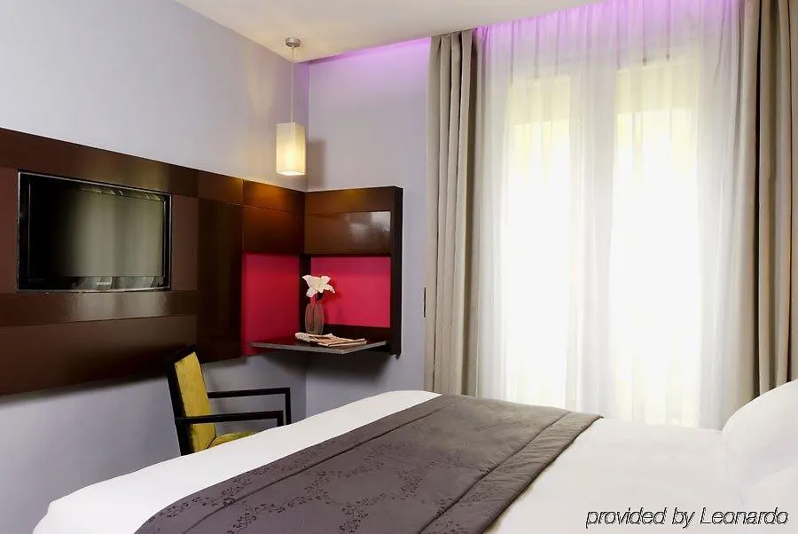 Otel Lumieres Montmartre 3*