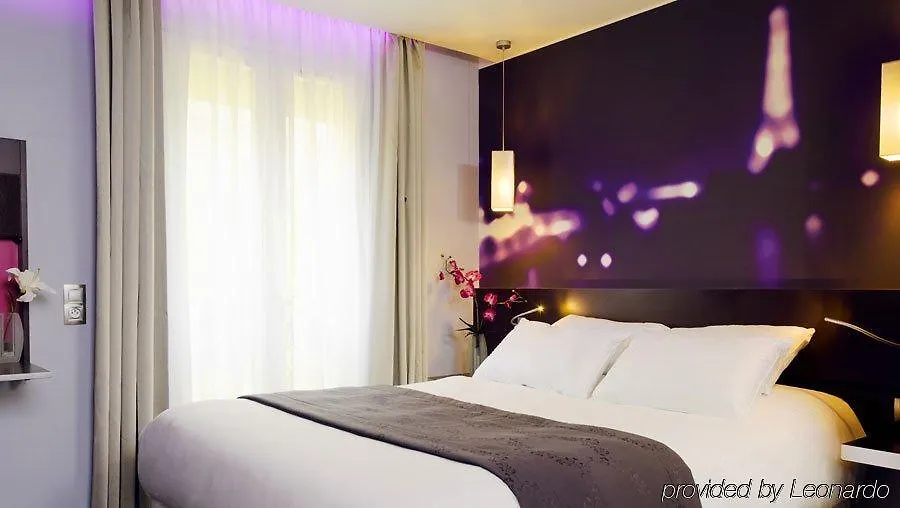 Otel Lumieres Montmartre Paris