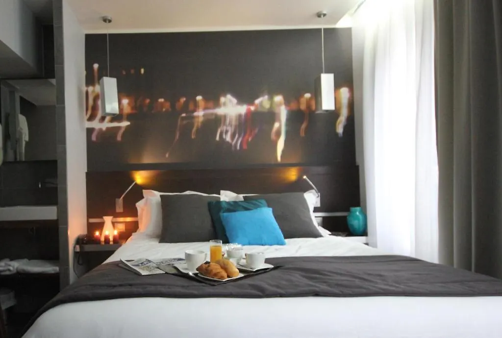 Otel Lumieres Montmartre
